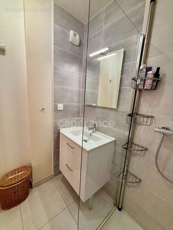 Appartement à vendre 4 pièces HYERES (83) - Plain pied - 2 parkings - 2 terrasses - photo 33