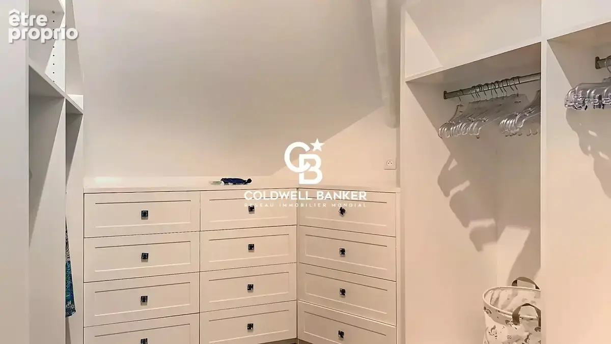 LES SABLES D'OLONNE: La Villa Flore : Signature de l'architecture balnéaire  sur le Remblai. - photo 29
