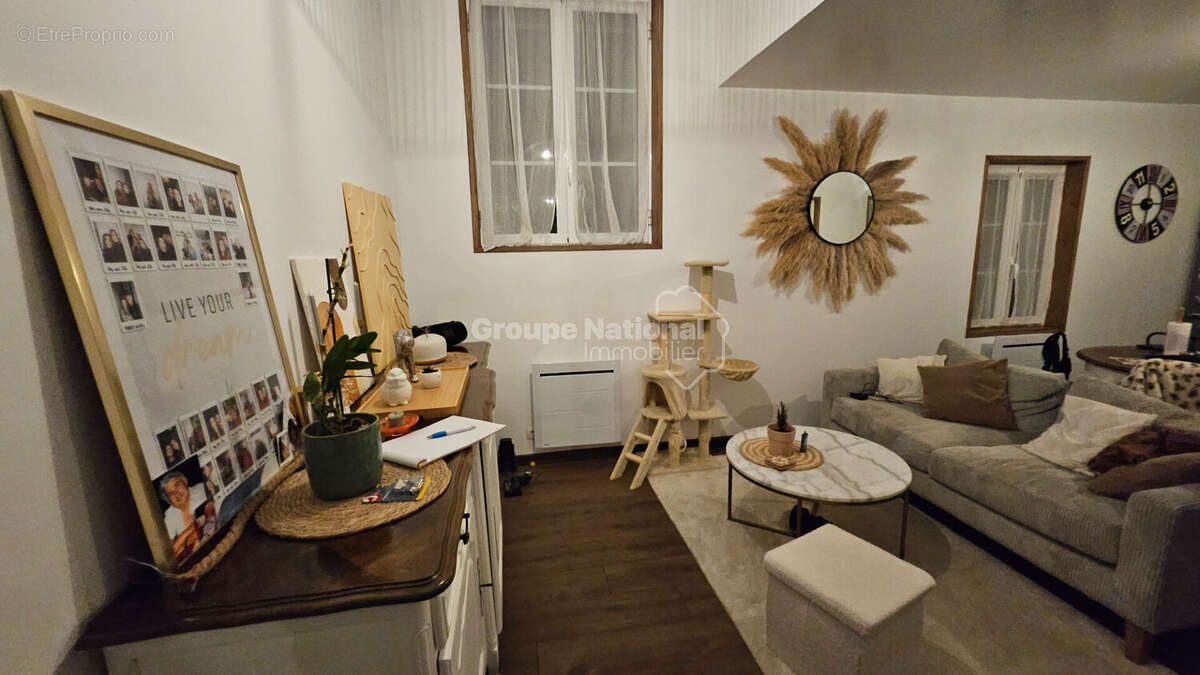 Appartement à VILLENEUVE-LES-SABLONS