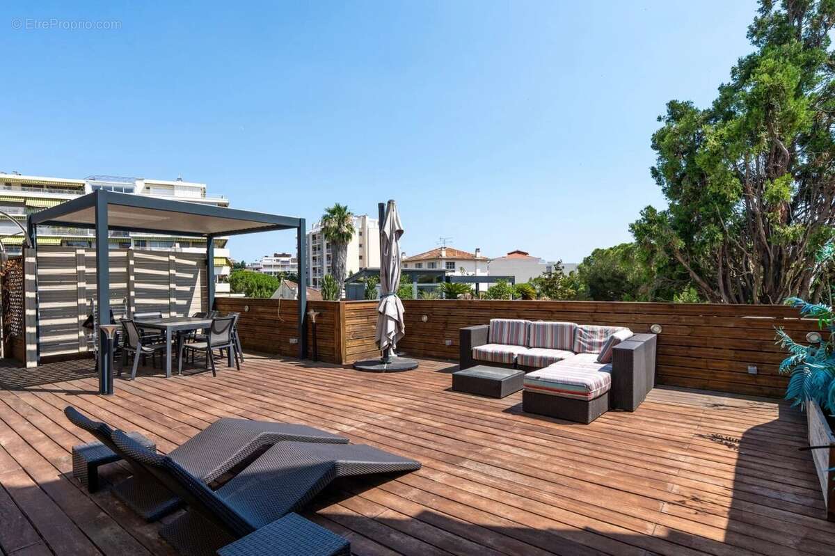 Cannes - proche croisette - appartement toit terrasse - photo 2