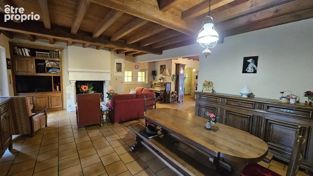 Belle villa en pierre au bord de la rivière - photo 7