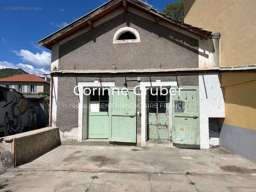 Exclusivité – digne appartement type 4 de 93 m², balcon, garage, cave, terrain et dépendance - photo 17