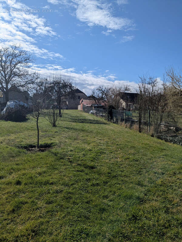 Terrain à VIREY-SOUS-BAR
