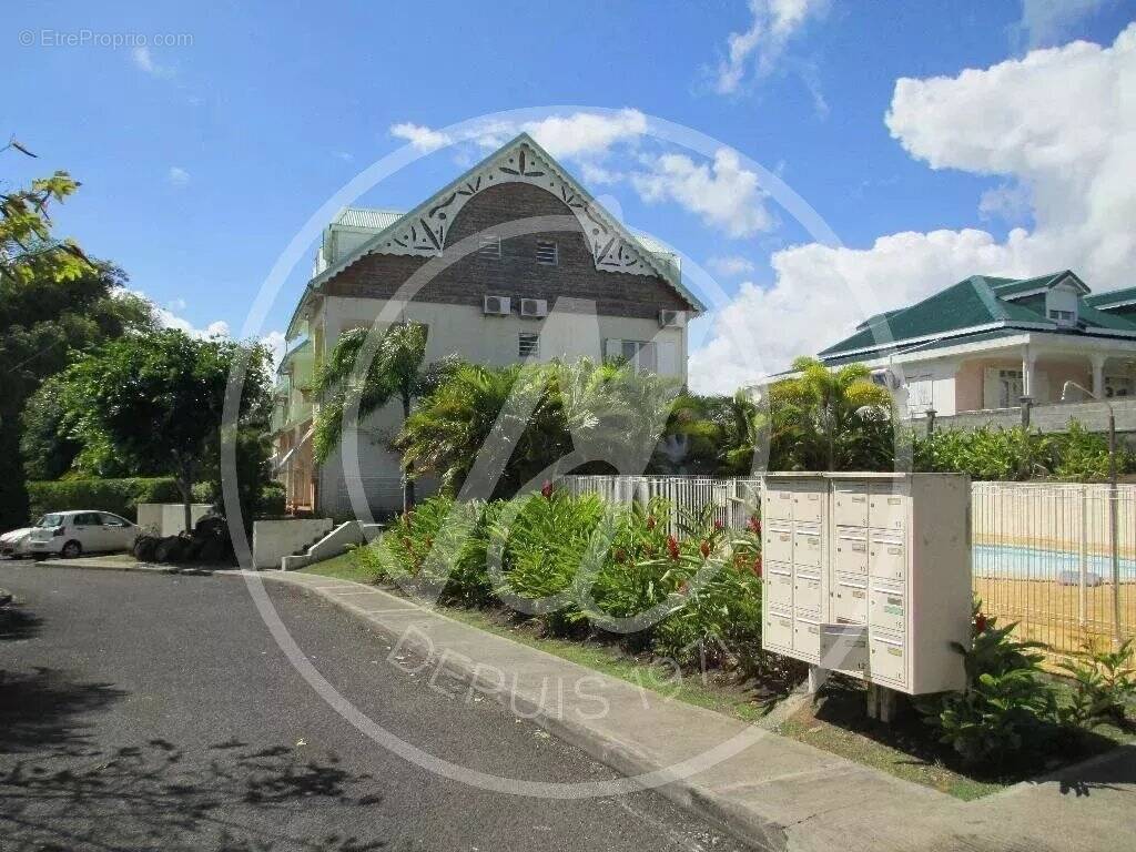 Appartement à BAIE-MAHAULT