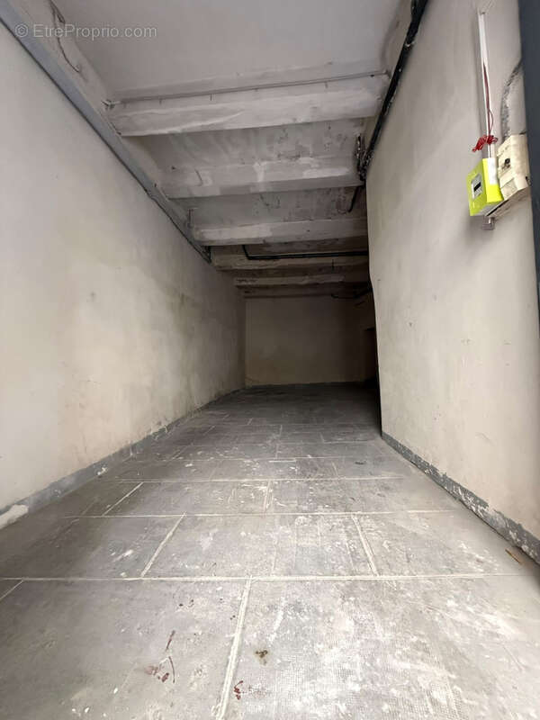 Garage , de 45m2 , Accès direct sur rue , proche du centre ville - photo 5