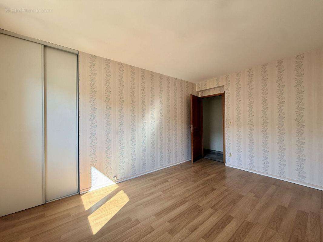 Maison 6 pièces 124 m2 avec garage et sous-sol - 4 chambres - photo 6