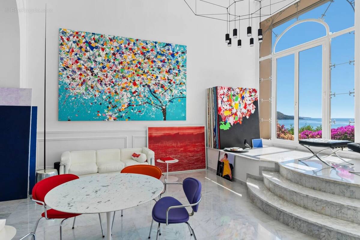 Proche mer - batisse historique - appartement de 245m² - parking collectif - photo 3