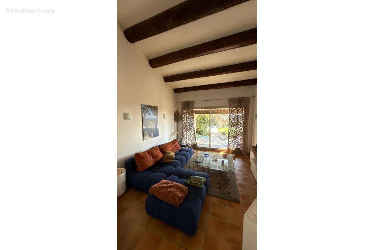 Maison à LA FARE-LES-OLIVIERS