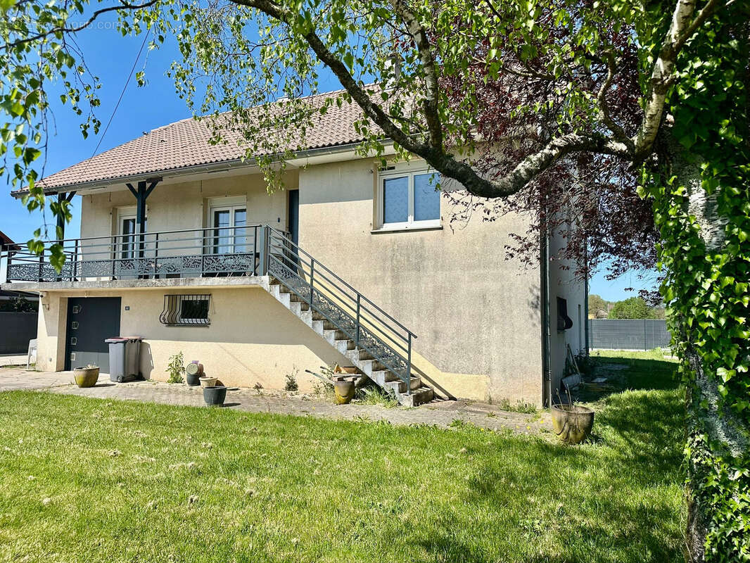 Maison à SAINT-LOUP-SUR-SEMOUSE