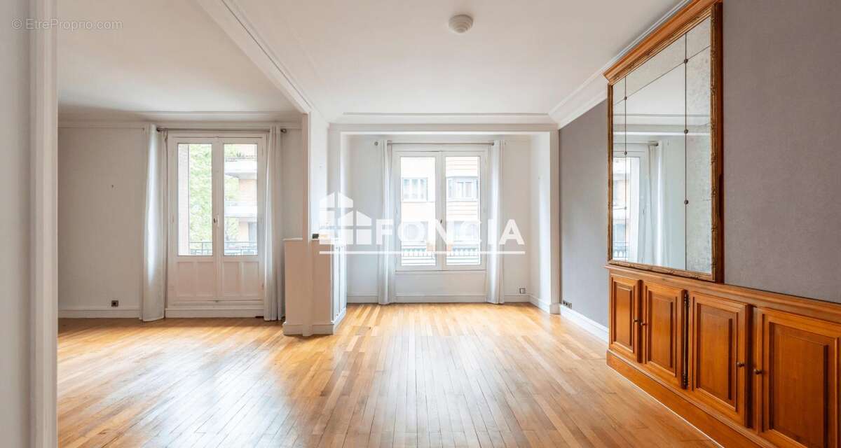 Appartement à PARIS-19E