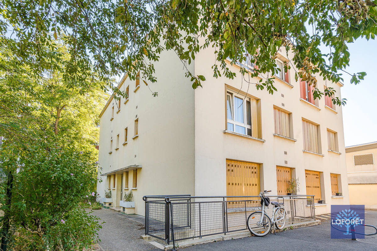 Appartement à LES PAVILLONS-SOUS-BOIS