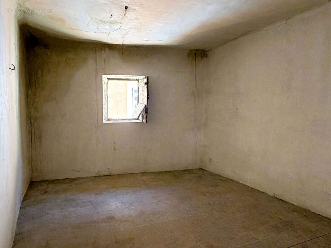 Vente 2 pièces à rénover 13490 JOUQUES - photo 2