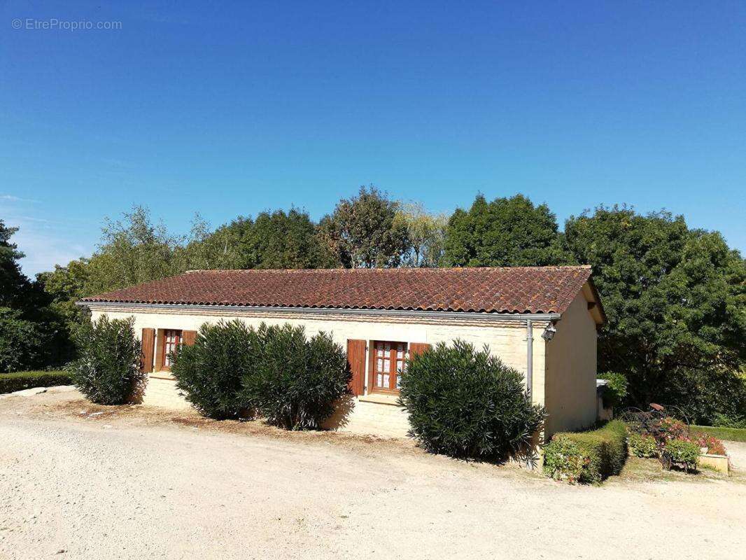 Domaine ferme auberge gîtes 30 pièce(s) 650 m2 - photo 12