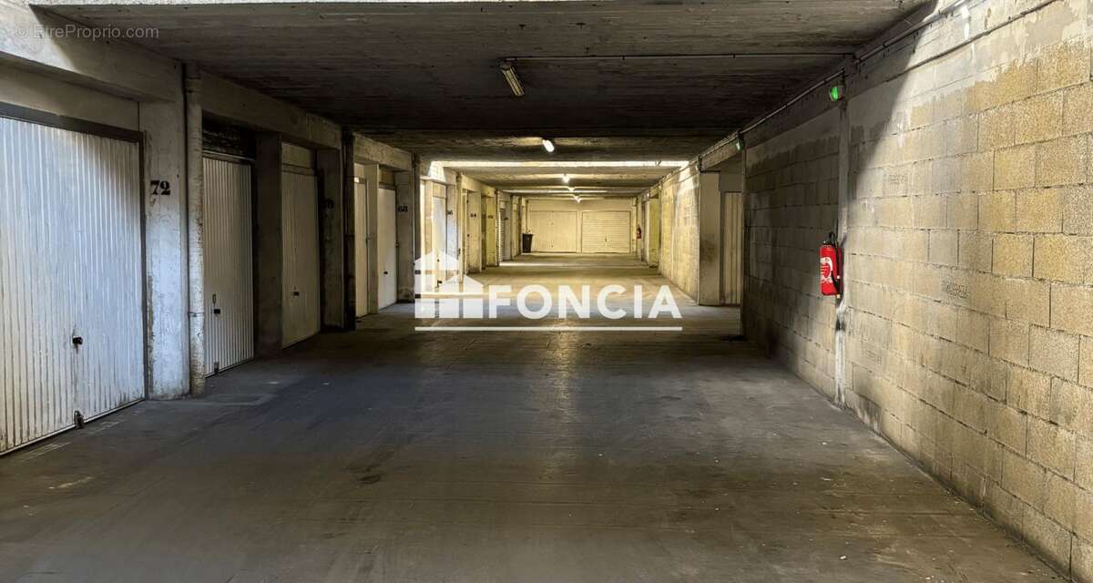 Parking à MARSEILLE-13E