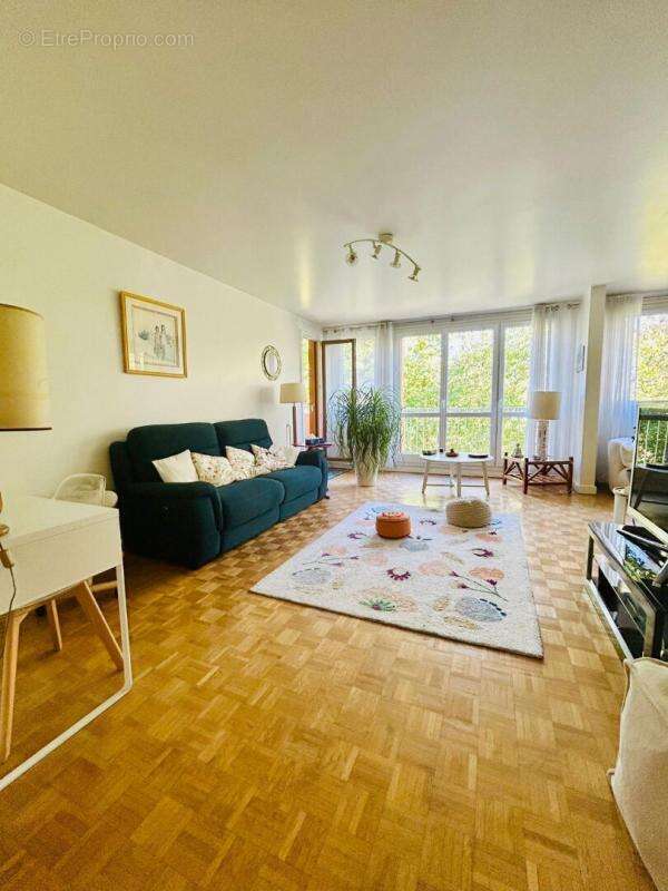 Appartement à BEAUCHAMP