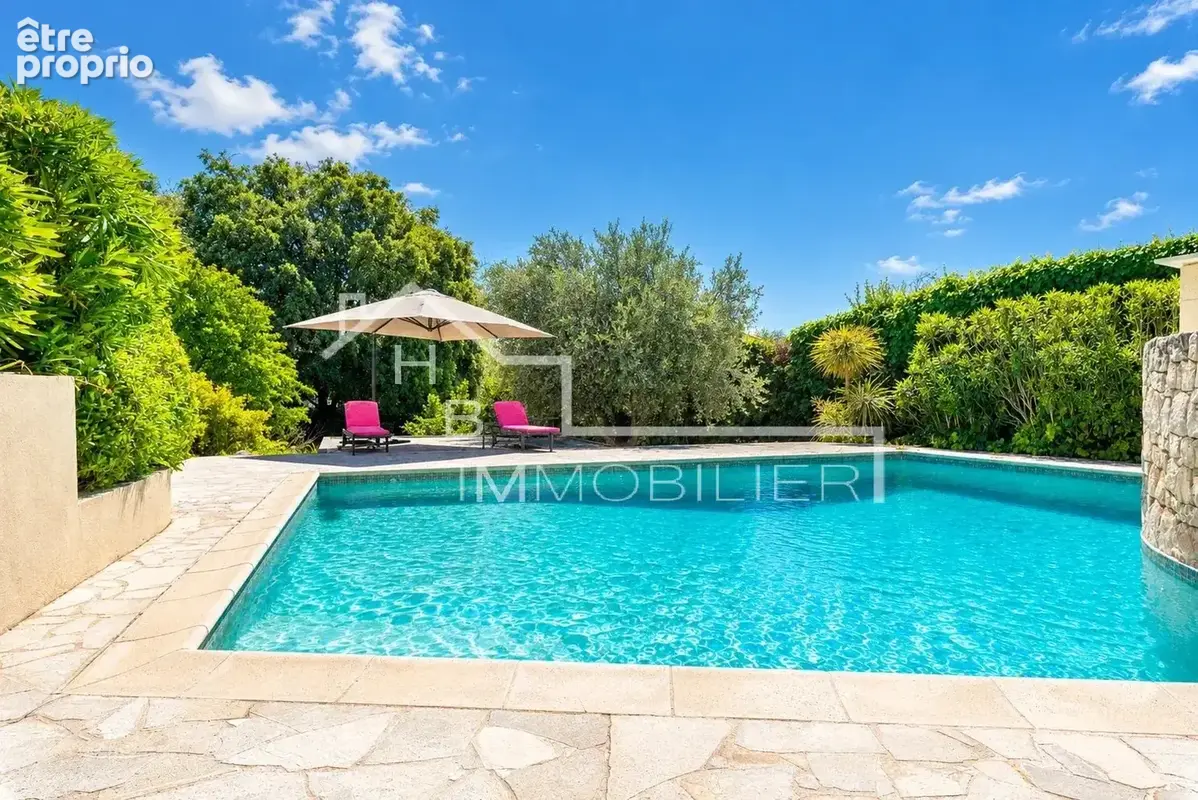 Maison 7 pièces 233 m² à vendre à Cagnes-Sur-Mer (06800) - photo 2