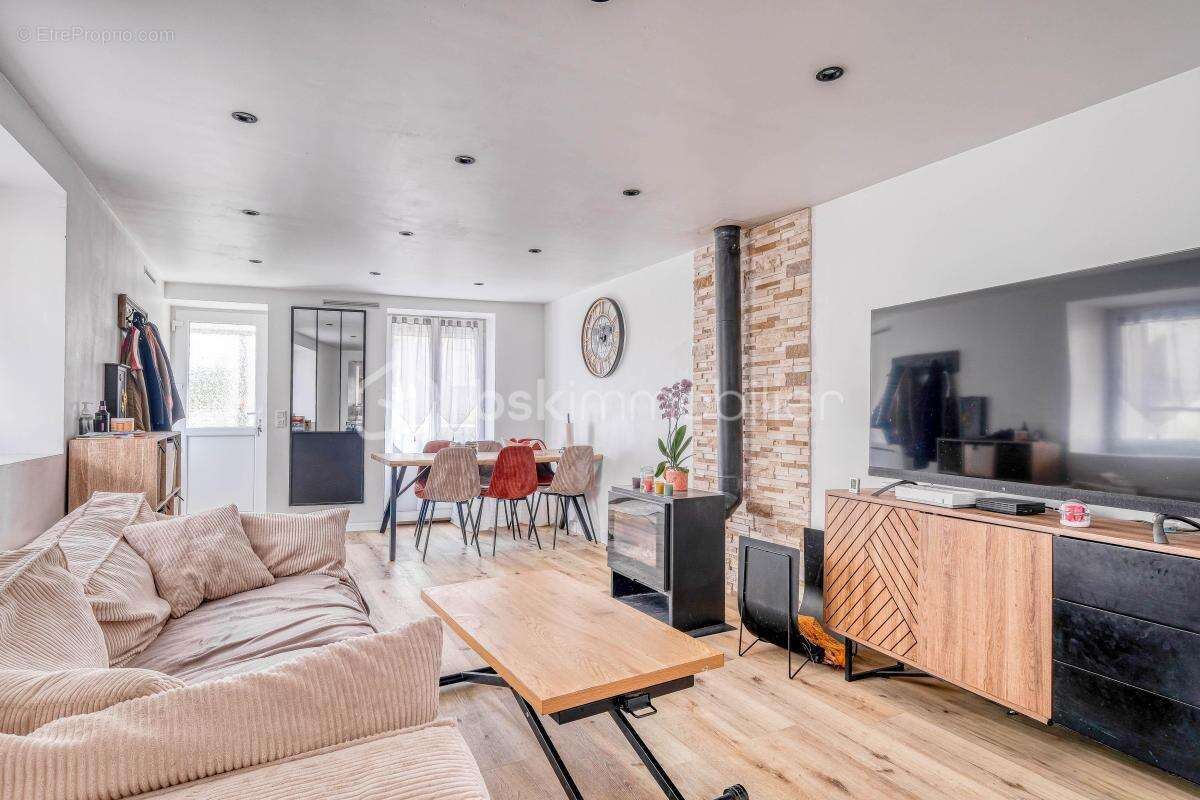 Maison de ville rénovée avec cour privative - photo 2