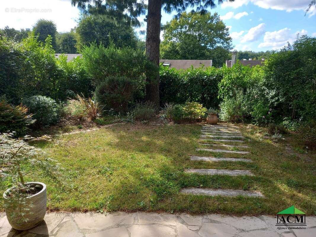 Maison à MERY-SUR-OISE