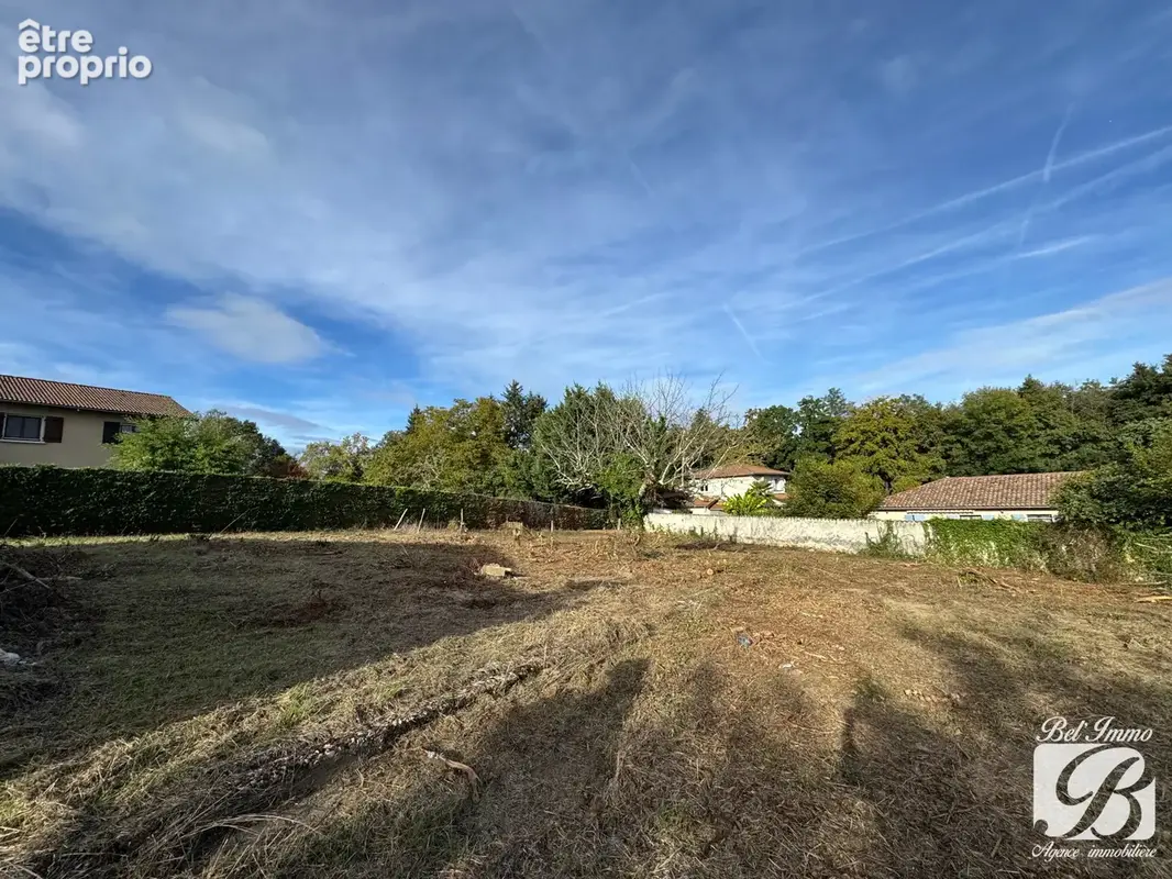 Très beau terrain - photo 2