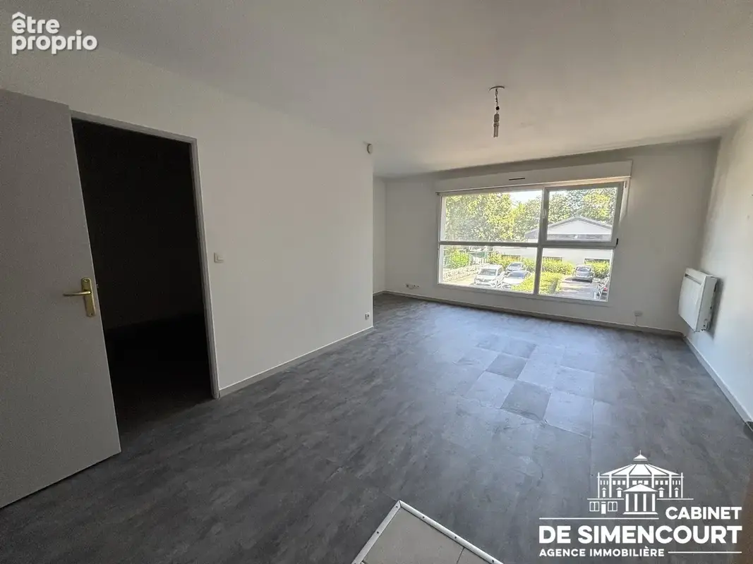 Amiens   Sud Est  Appartement T2 avec parking et cave - photo 2