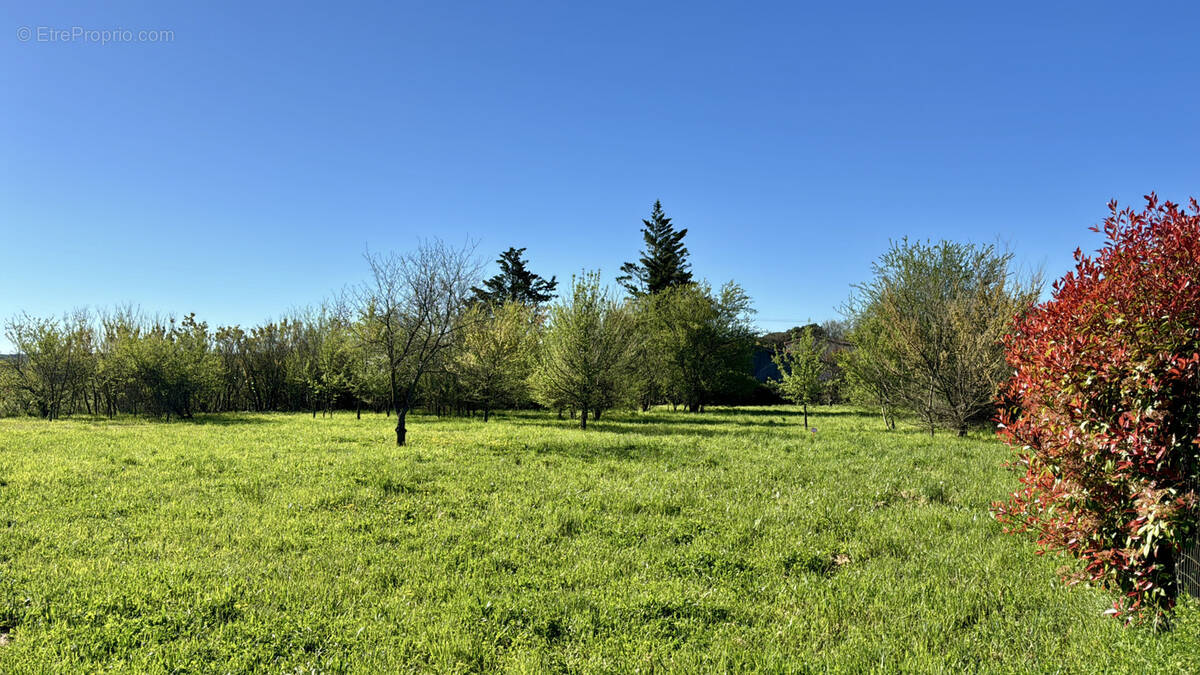 Terrain à UZES