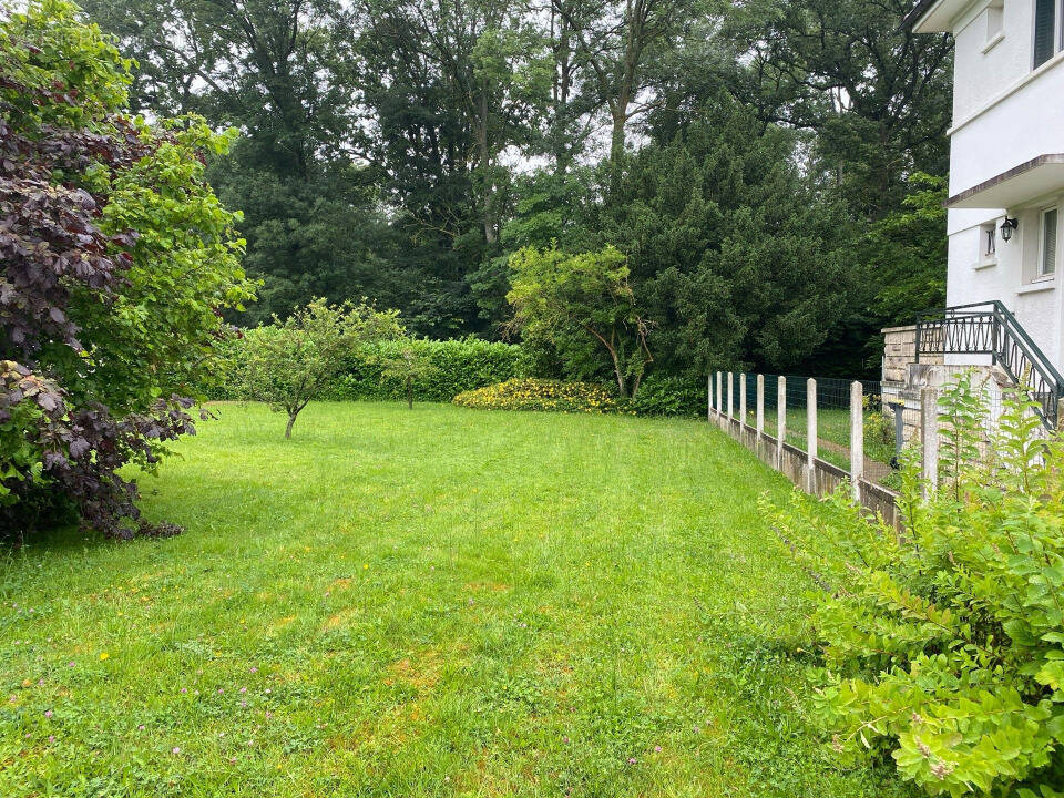 Terrain à SARTROUVILLE