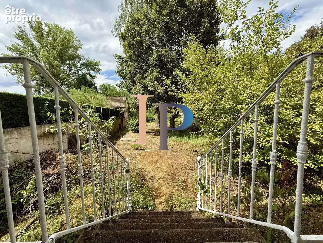 Maison au centre de charlieu - photo 1