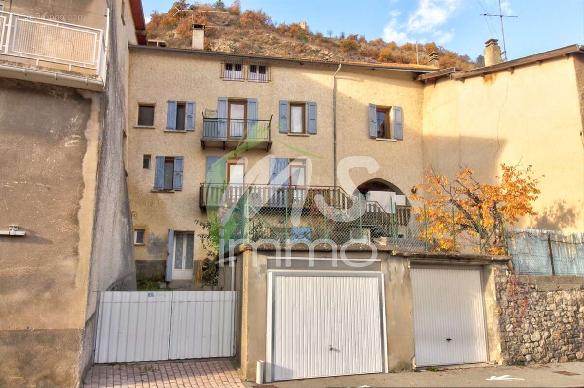 Appartement à JARJAYES