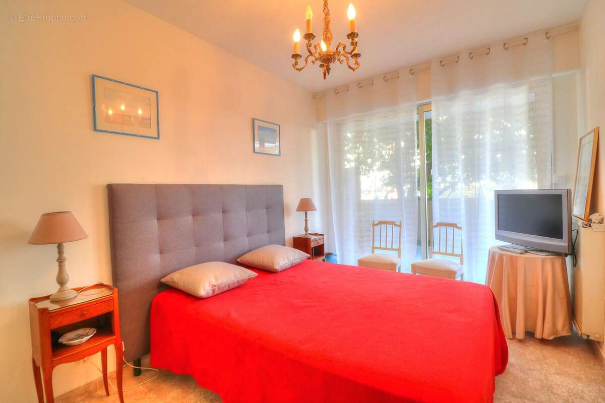 EXCLUSIVITÉ - Golfe-Juan - T3 de 66 m² avec terrasse de 20 m², garage et cave - photo 8