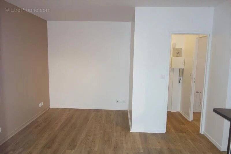 Appartement à SAINTE-GENEVIEVE-DES-BOIS