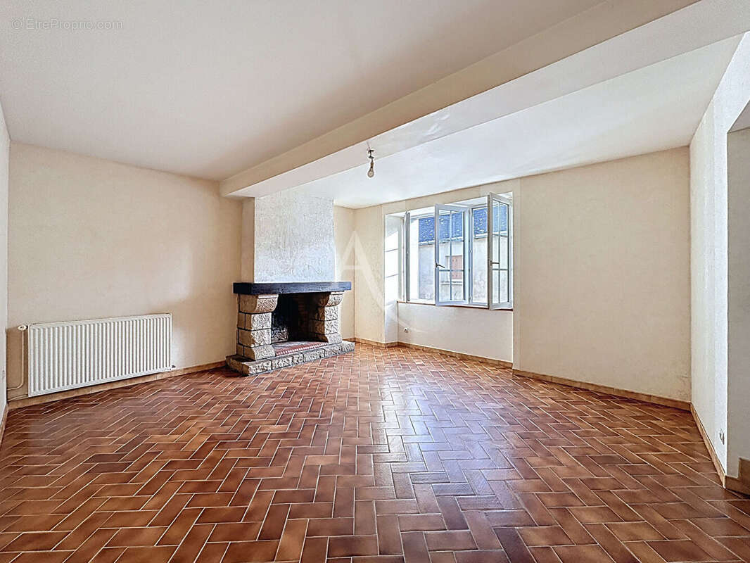 Maison à BRAIN-SUR-LONGUENEE