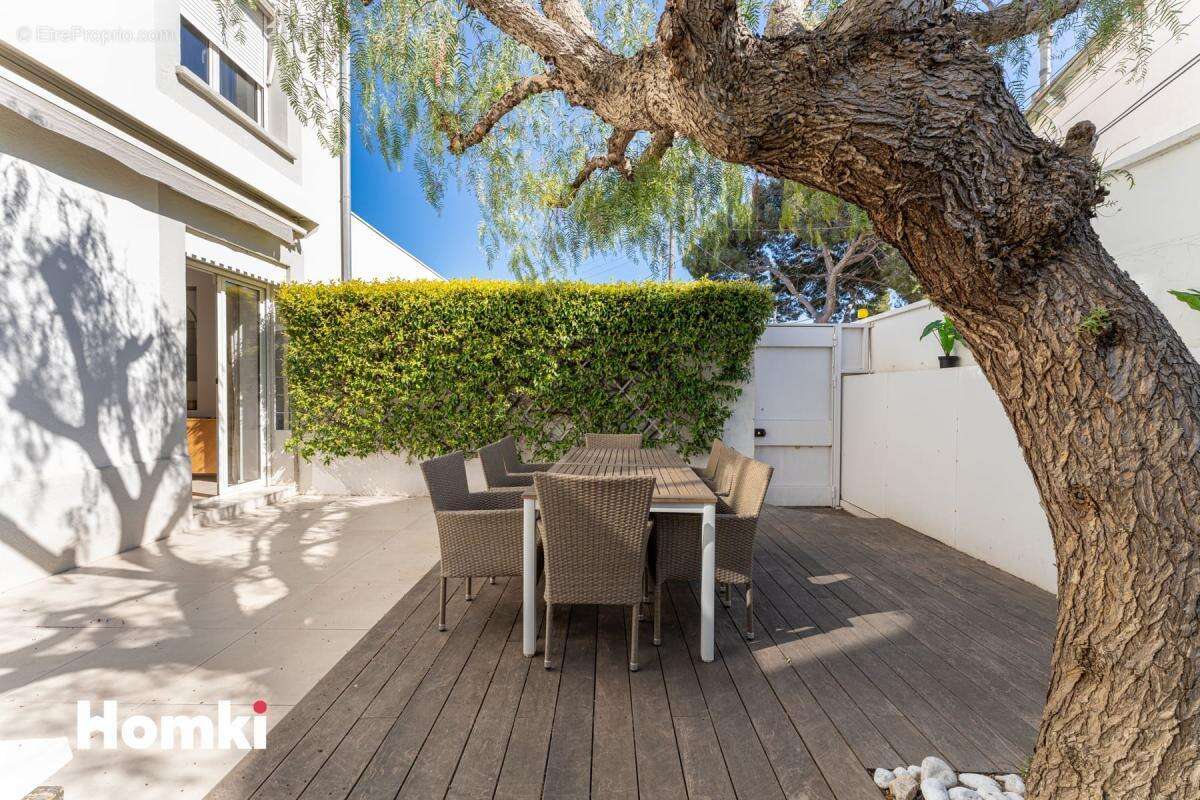 Appartement à MARSEILLE-7E