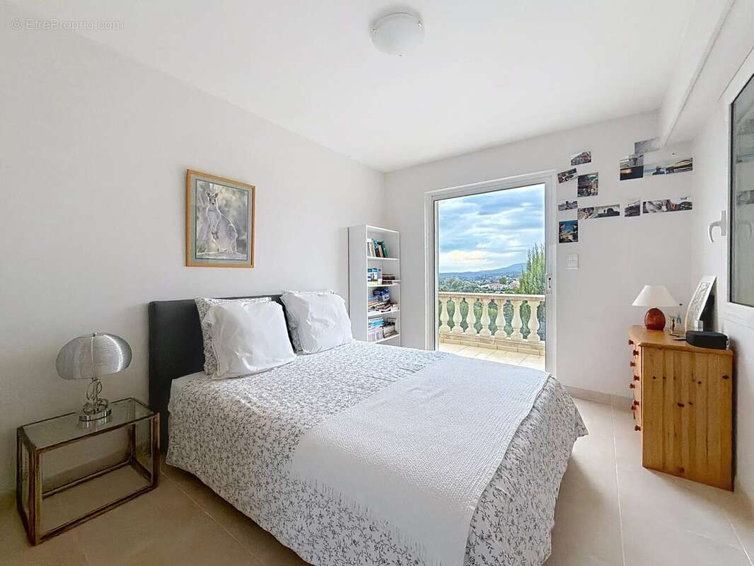 Maison à SAINT-LAURENT-DU-VAR