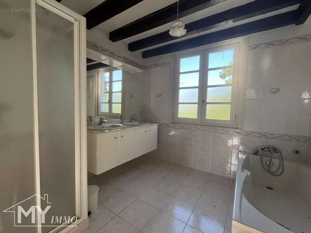 Saint antoine de breuilh : maison de village - photo 12