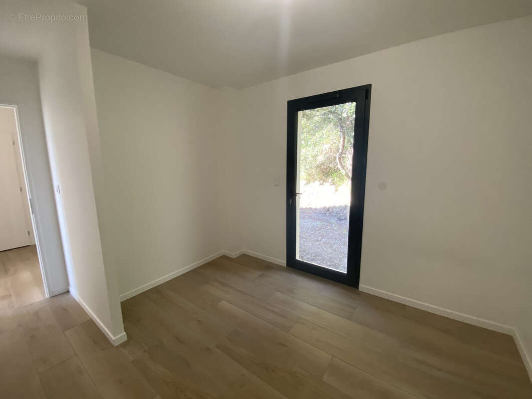 Maison 95 m² à Carnoules  - photo 7