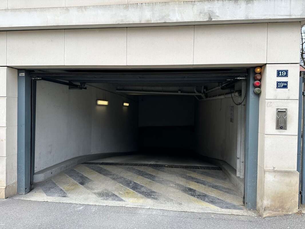 Parking à ARCUEIL
