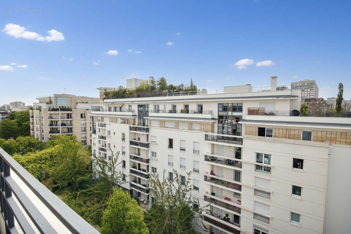 Appartement à COURBEVOIE