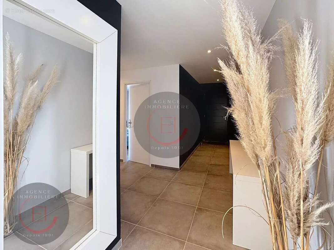 Maison à LES ADRETS-DE-L&#039;ESTEREL