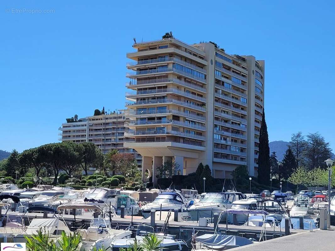 Appartement à MANDELIEU-LA-NAPOULE