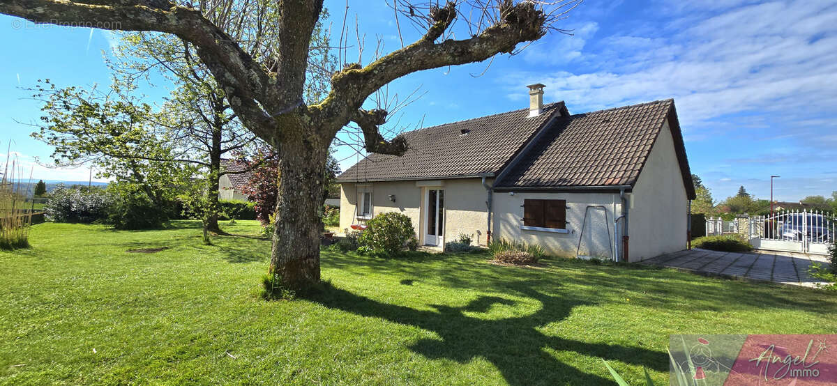 Maison à DAMPIERRE