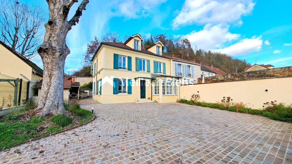 Maison à AUVERS-SUR-OISE