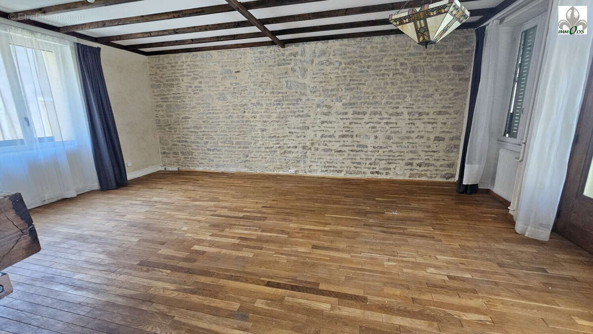 Appartement à NUITS-SAINT-GEORGES
