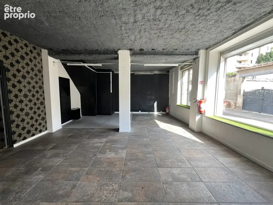 Secteur cormontreuil -  opportunite local commercial de 118m2 avec vitrine - photo 3