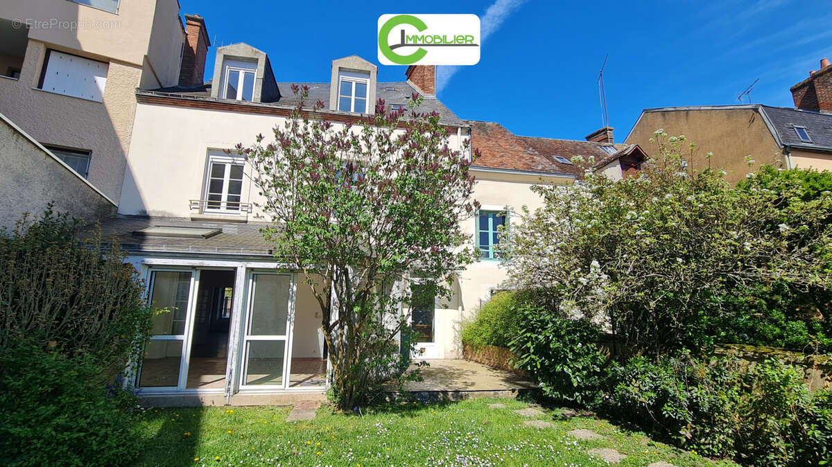 Maison à LA FERTE-BERNARD