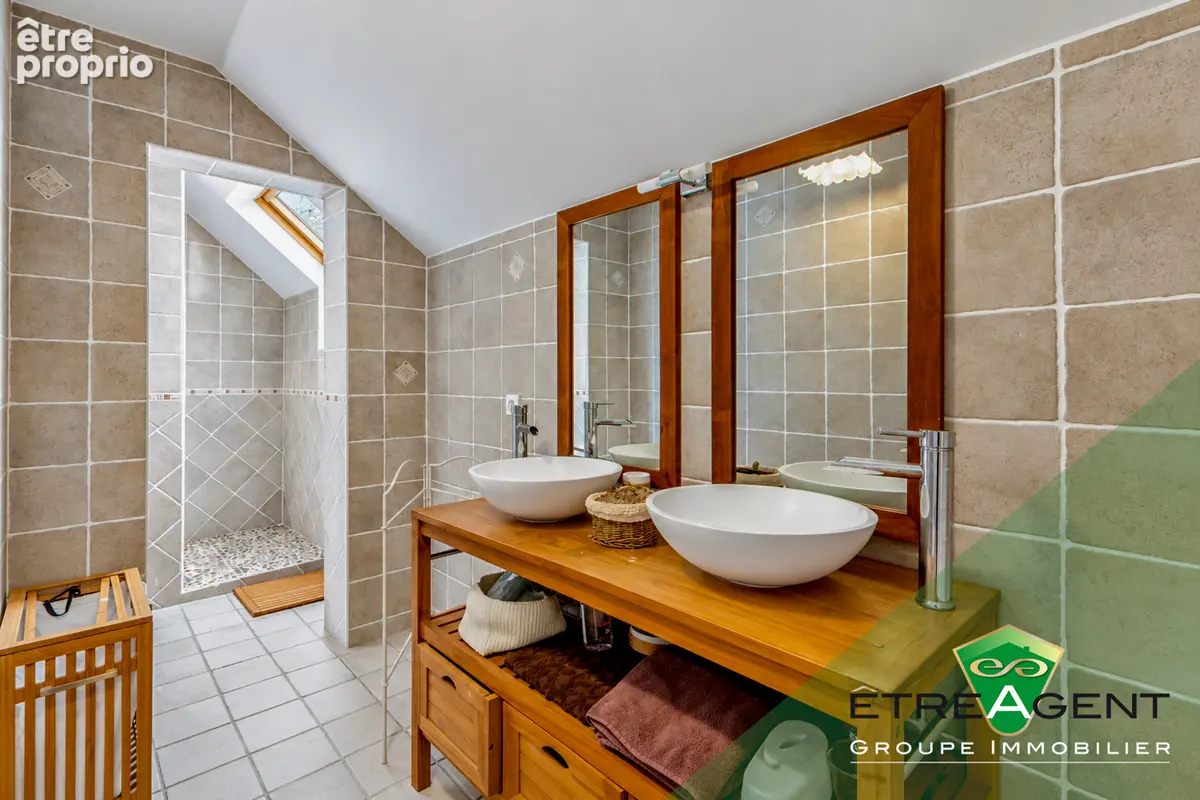 Maison LONGNY LES VILLAGES - 231 m² - 6 chambres - photo 18