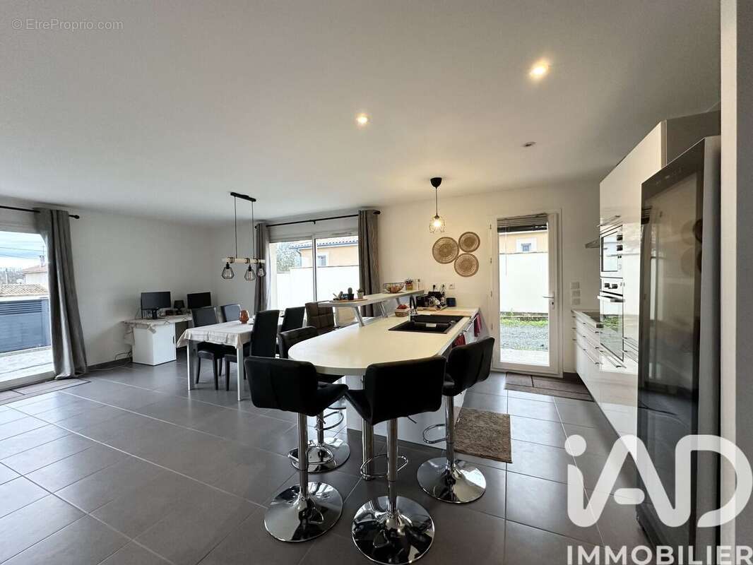 Photo 2 - Maison à CARBON-BLANC