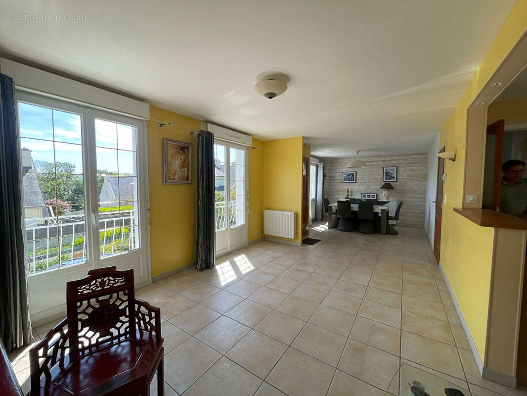 Maison à LE RELECQ-KERHUON