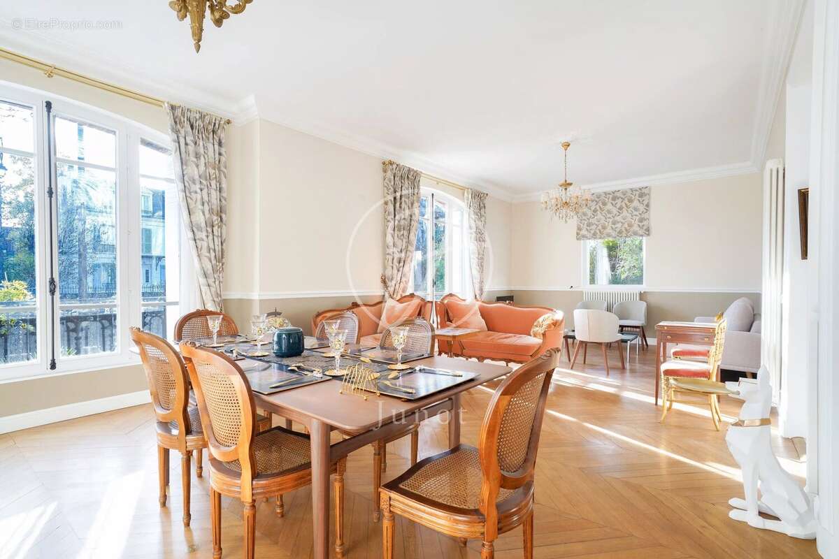 Maison à MAISONS-LAFFITTE