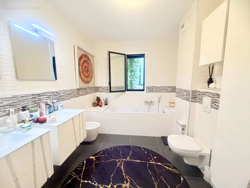 Appartement à EZE
