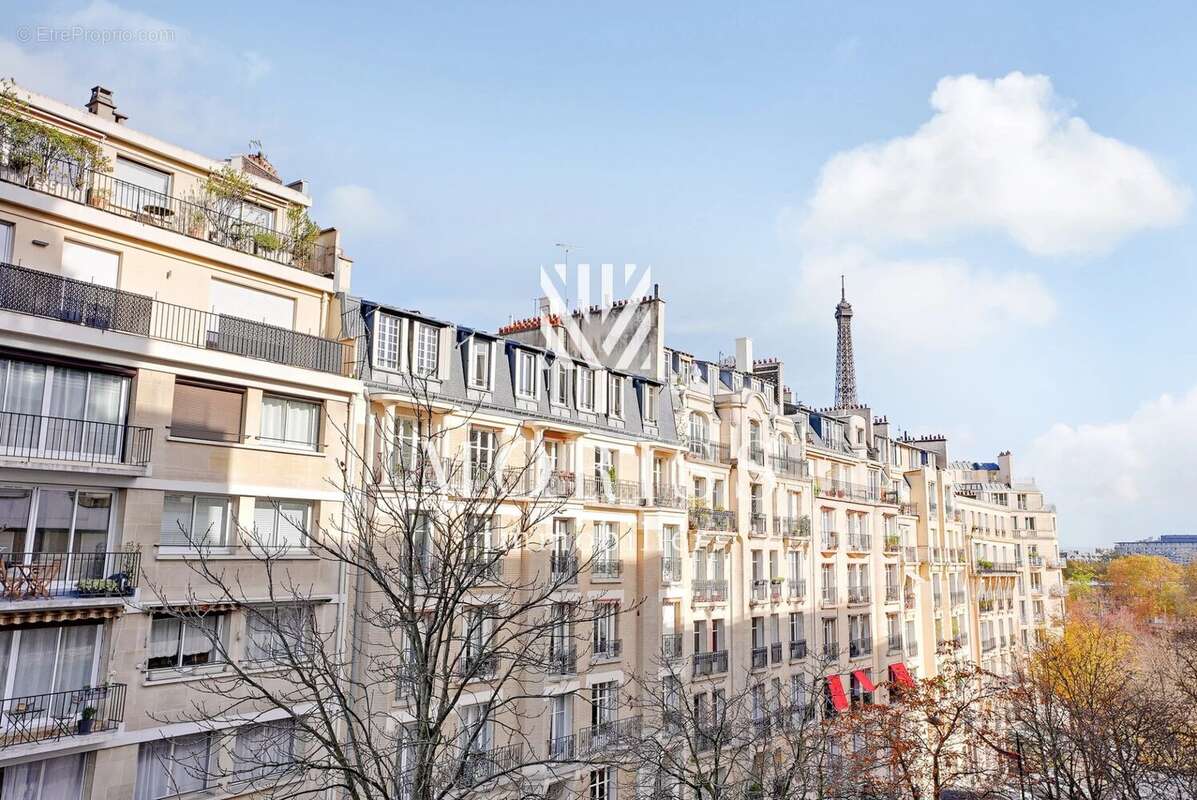 Appartement à PARIS-16E